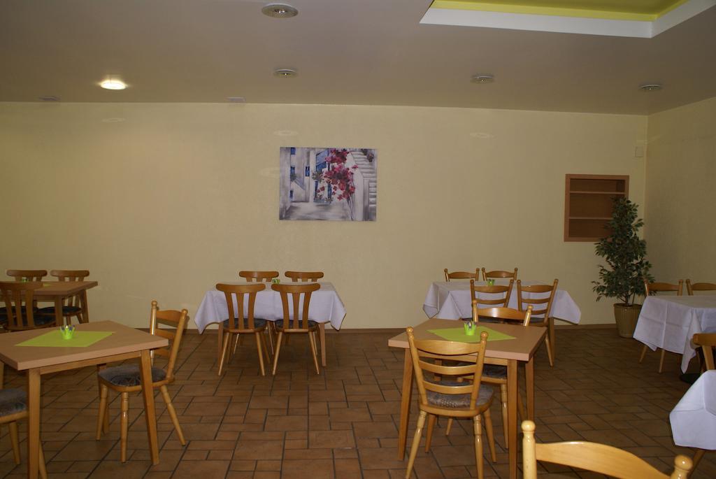 Pension Lindenhof Лимбург-на-Лане Екстериор снимка